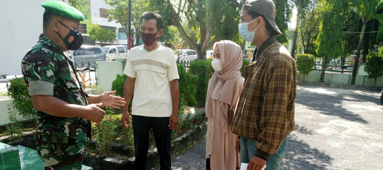 Disela-sela Pendataan BLTPKLW, Ini Yang Dilakukan Serda Junaidi