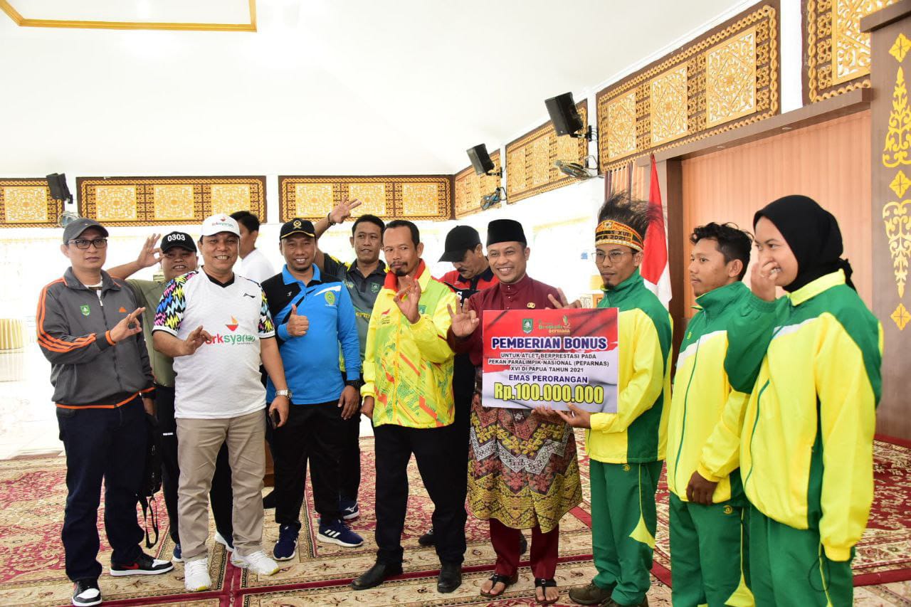 Berhasil Raih Juara Umum Pada Porprov X di Kuansing, Wabup Serahkan Bonus