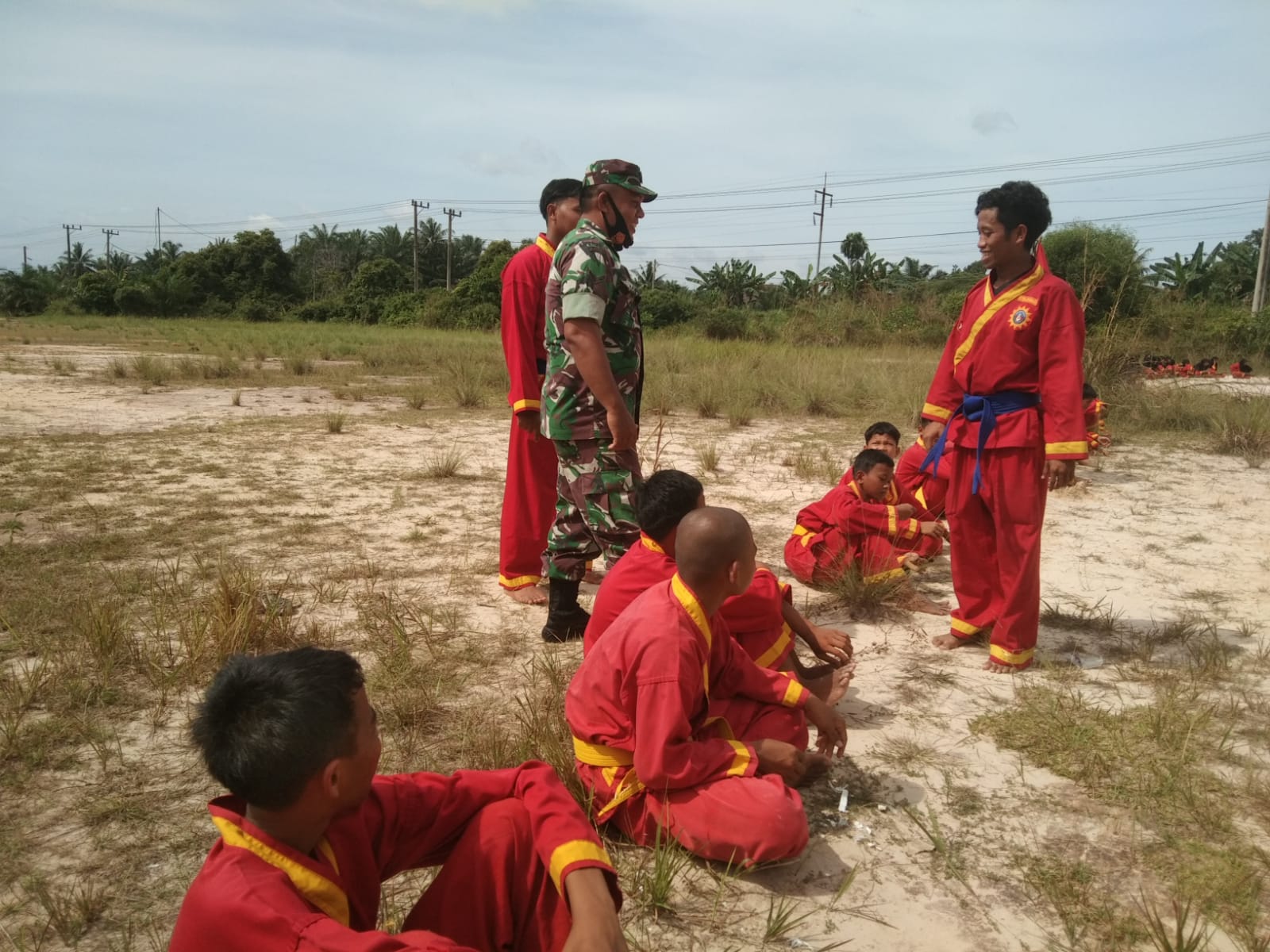 Support Kegiatan Positif, Babinsa Dampingi Pelatihan Tapak Suci