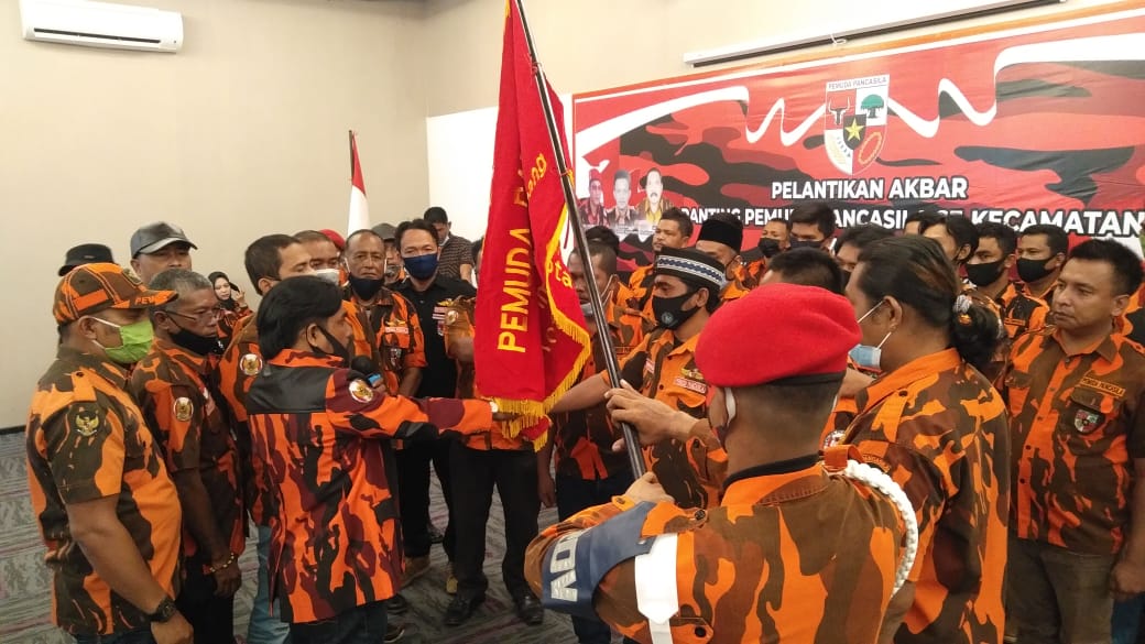 Ahmad Dahlan Lantik  5 Ranting Pemuda Pancasila se Kecamatan Dumai Timur