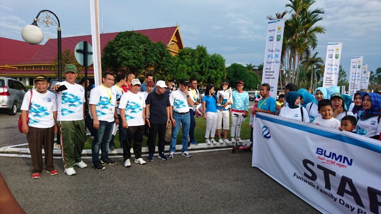 Ratusan Pelajar Riau Terima Beasiswa CSR dari PLN