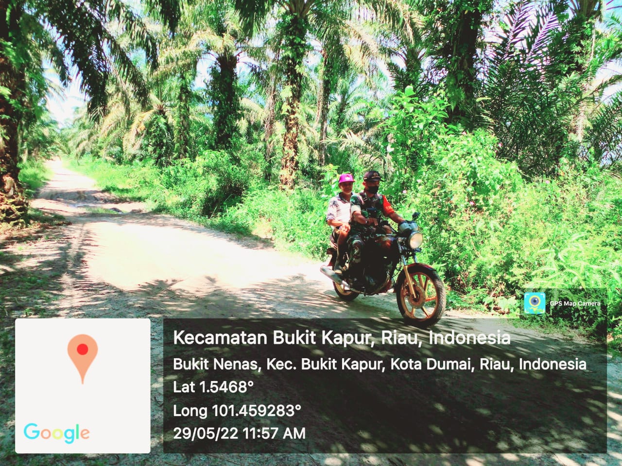 Babinsa Gurun Panjang Koramil 02/Bukit Kapur Patroli dan Sosialisasi Karhutla