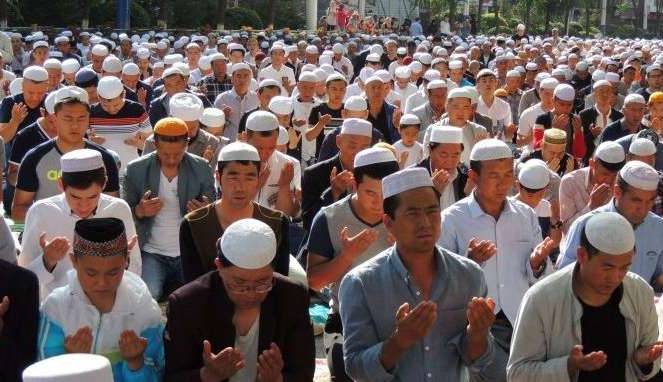 China Larang Muslim Uighur Simpan Alquran dan Sajadah