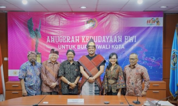 Wali Kota Medan Bobby Terima Anugerah Kebudayaan HPN 2023