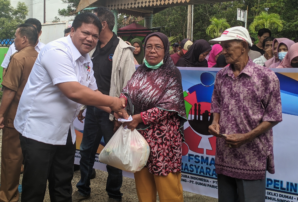 Serahkan Sembako, LPMK Dumai Kota Dapatkan Apresiasi Dari Masyarakat