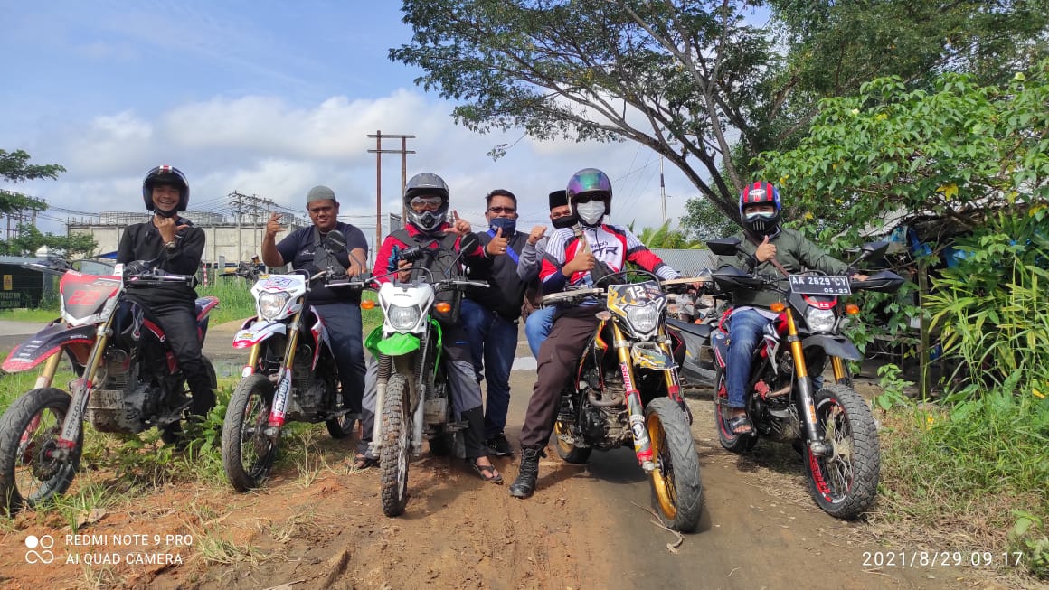 Rombongan PJB PLTU Inhil Gunakan Sepeda Motor ke Makam Tuan Guru Sapat