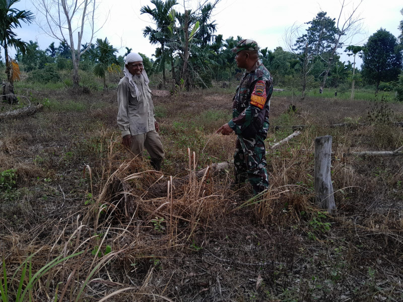 Serma Fahrizal Purba Pantau Beberapa Titik Rawan Karhutla