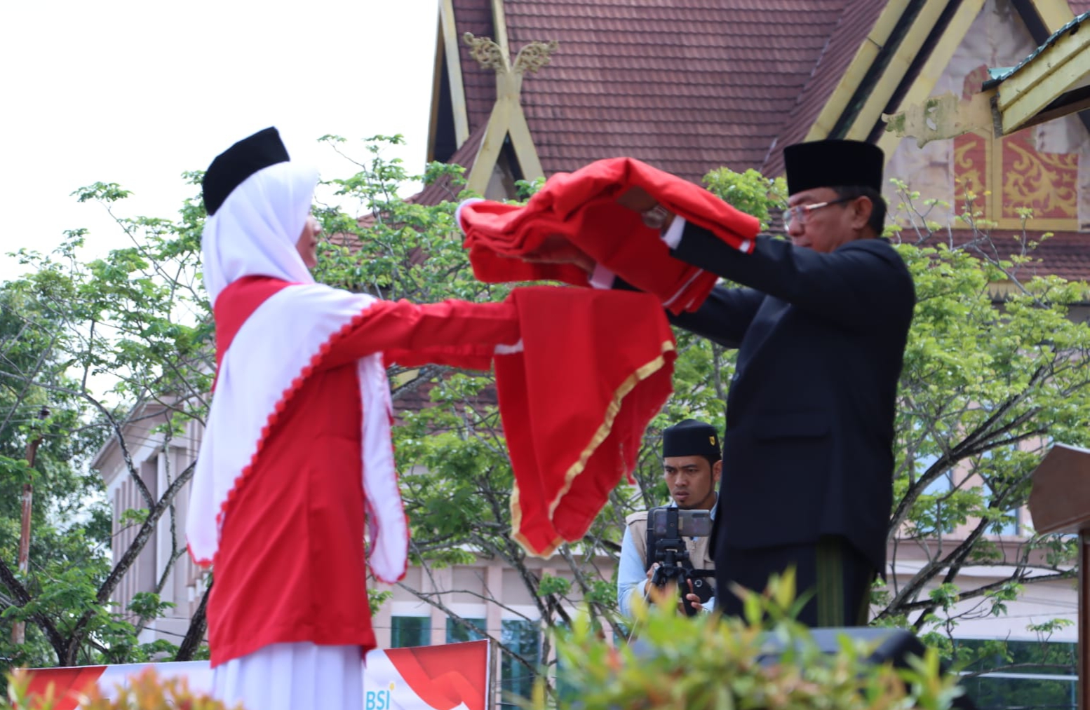 Bupati Inhil Jadi Pembina Upacara Hari Santri Tahun 2022