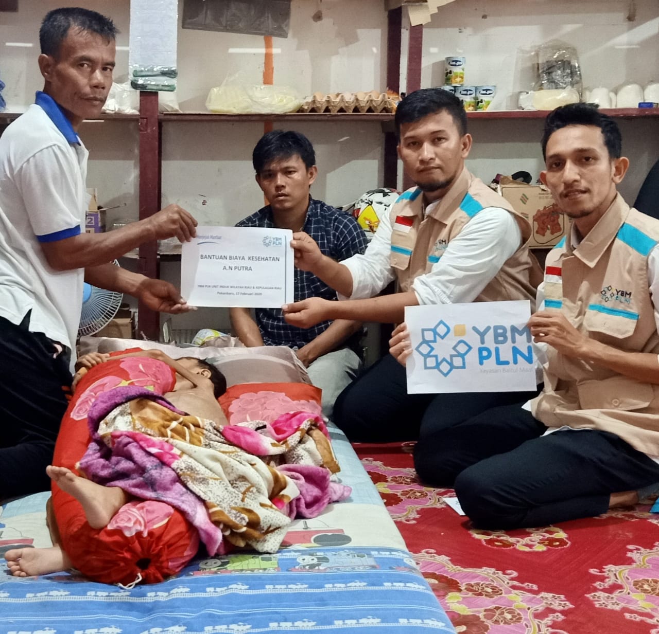 Yayasan Baitul Mall PT.PLN Bagansiapiapi Salurkan Bantuan Ke Penderita Tumor Ganas