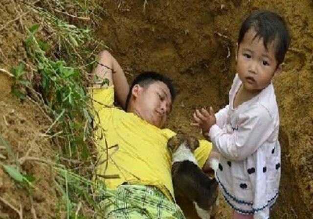 Pasrah Tak Bisa Mengobati, Ayah Buatkan Makam untuk Anak
