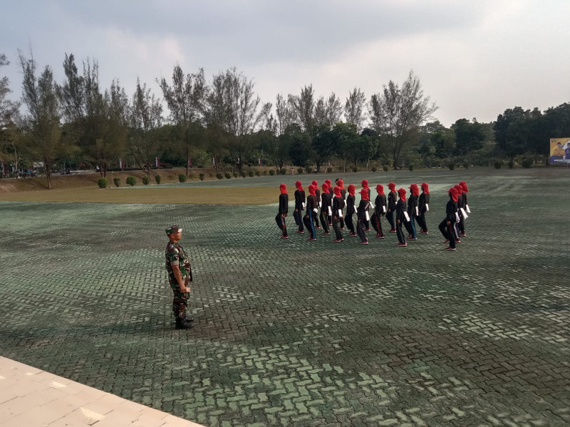 Personil Kodim 0320/Dumai Berikan Materi Untuk Paskibra Kota