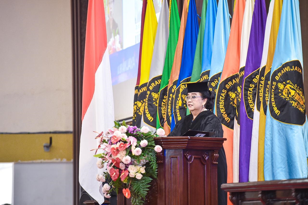 Siti Nurbaya Bakar Dikukuhkan Sebagai Profesor Kehormatan di Universitas Brawijaya
