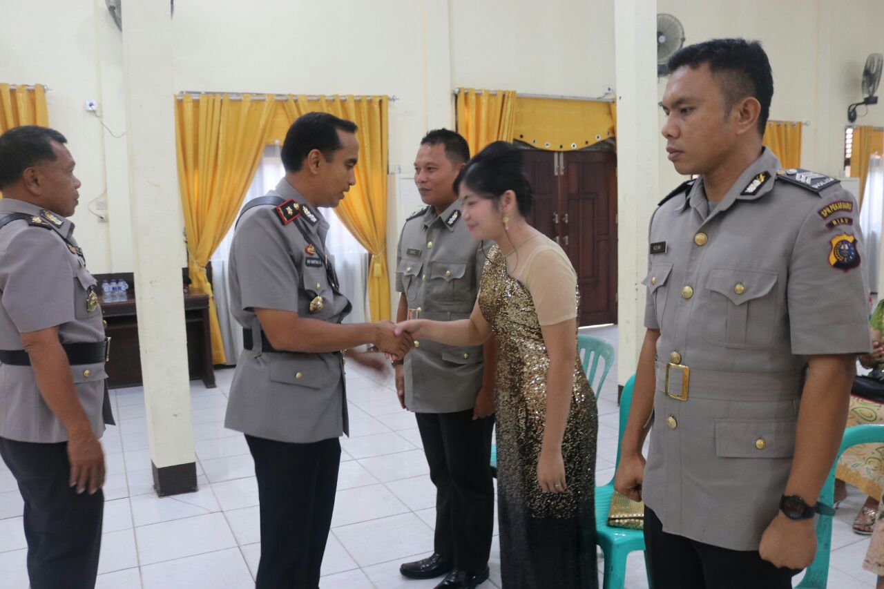 Wakapolres Beri Nasehat Perwakilan 3 Pasangan Anggota Polres Inhil