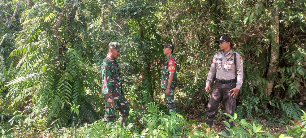 Tim Babinsa Koramil 06 Merbau Melaksanakan Patroli Cegah Karhutla