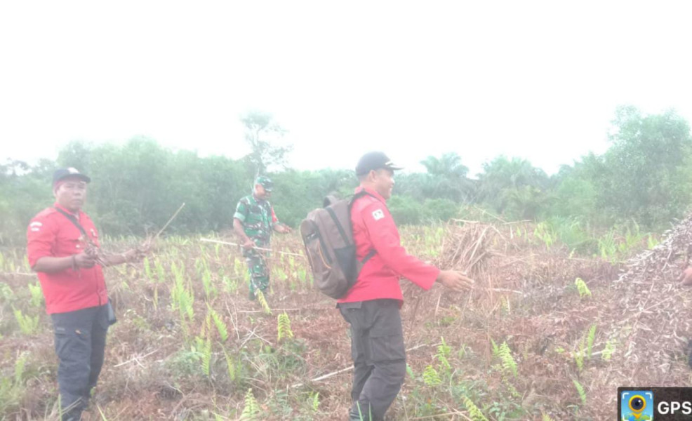 Bersama Manggala Agni, Sertu Ramli Laksanakan Patroli Cegah Karhutla