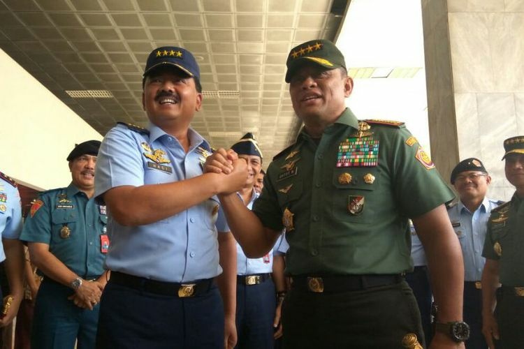 Panglima TNI Antar KSAU Hadiri ''Fit and Proper Test''
