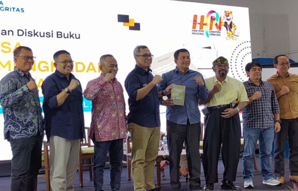 Mantan Anggota Dewan Pers Launching Buku “Media Massa Hadapi Disrupsi Digital”