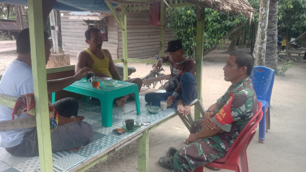 Komsos Sertu Jainal Arifin Dengan Warga Binaannya