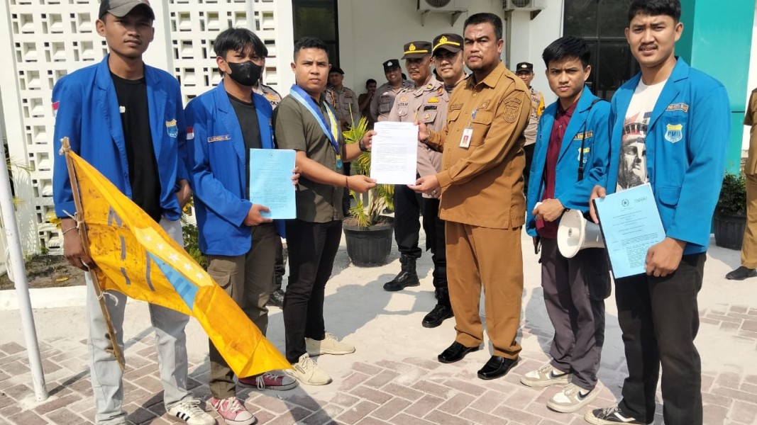 Aksi Lanjutan PT SDO, Aliansi Mahasiswa Geruduk Kantor Dinas Lingkungan Hidup Dumai