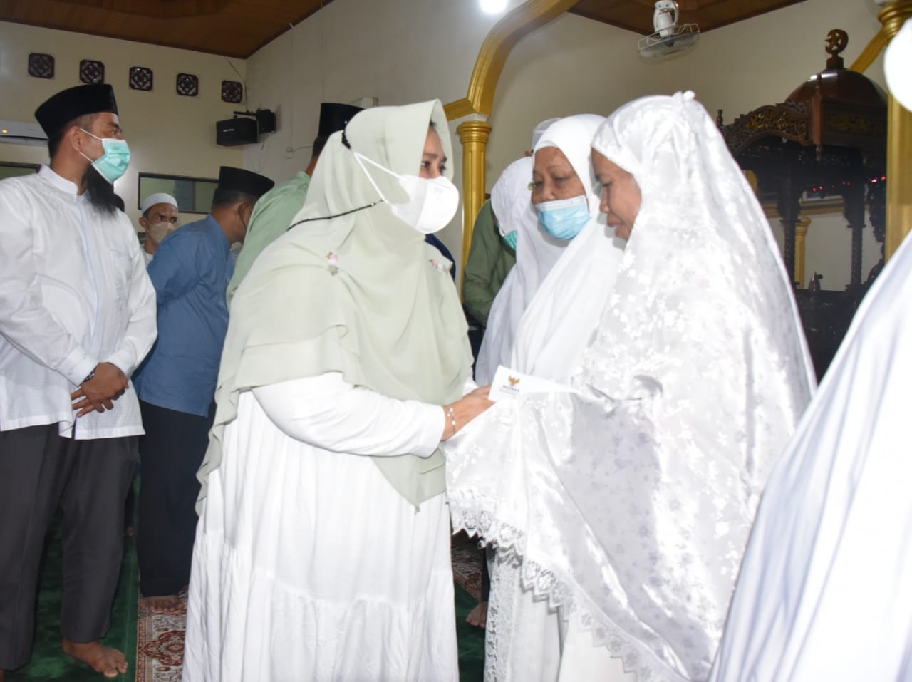 Safari Ramdhan di Masjid Baitul Amal, Kasmarni Perkuat Silaturrahmi