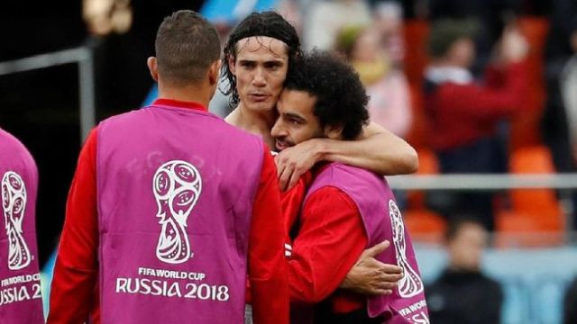Demi Sang Anak, Cavani Minta Jersey Salah