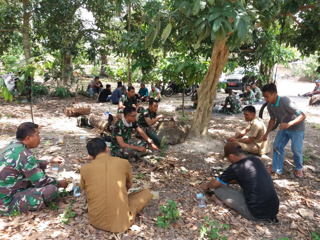 TMMD ke 107, Satgas TMMD Jalin Kedekatan Bersama Warga Kelurahan Pelintung