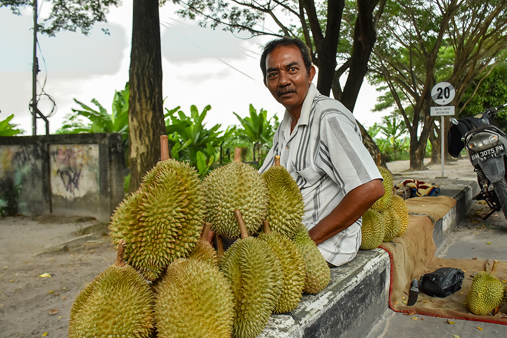 Nikmatnya Durian Pelintung Kota Dumai