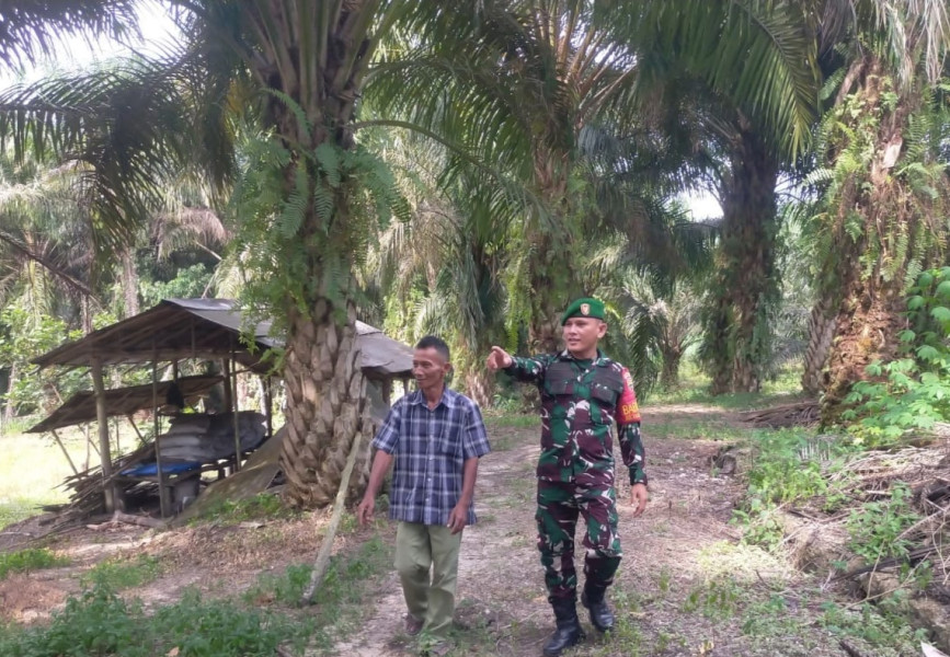 Sertu Arjuna Endar Ingatkan Bahaya Karhutla Saat Sosialisasi ke Warga