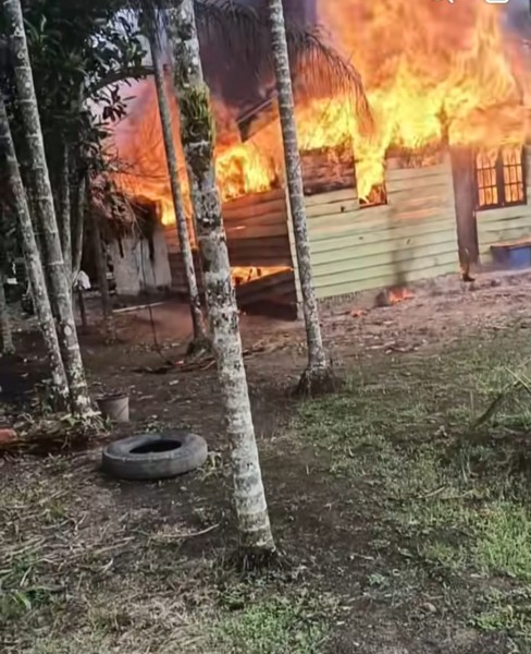 Rumah Warga di Jalan Pisang Mas Bagan Keladi Terbakar