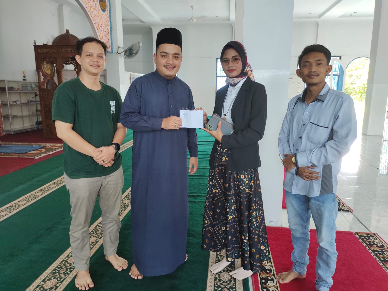 Masuk 10 Besar Lomba Adzan, LLMB dan Lembaga Jemad Beri Bantuan Kepada Haqqi Ridho