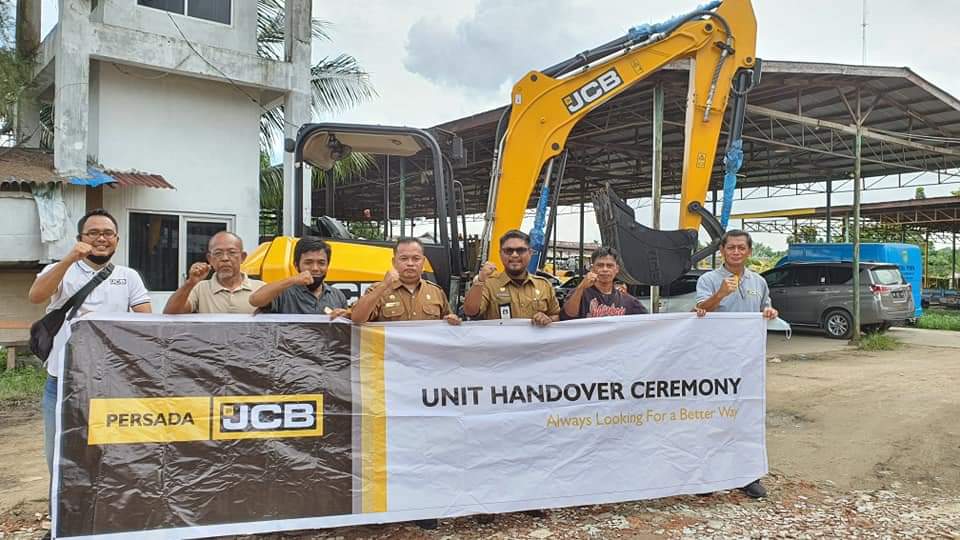Mini Excavator Baru Hadir di Dinas PUPR Dumai, Riski Ucapkan Terima Kasih