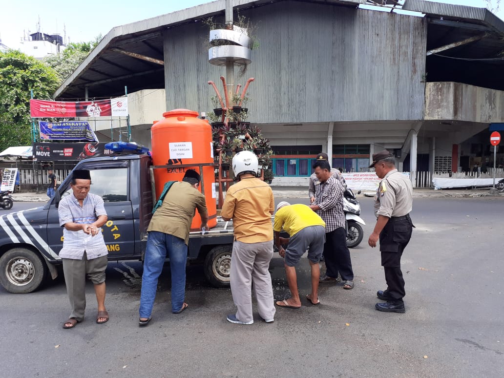Polres Tanjungpinang Sulap Kendaraan Operasional Jadi Sarana Cuci Tangan
