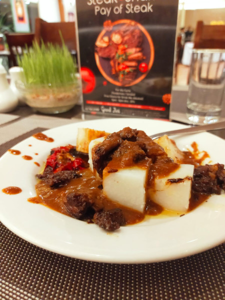 Cari Tempat Buka Bersama, ke Grand Zuri Aja