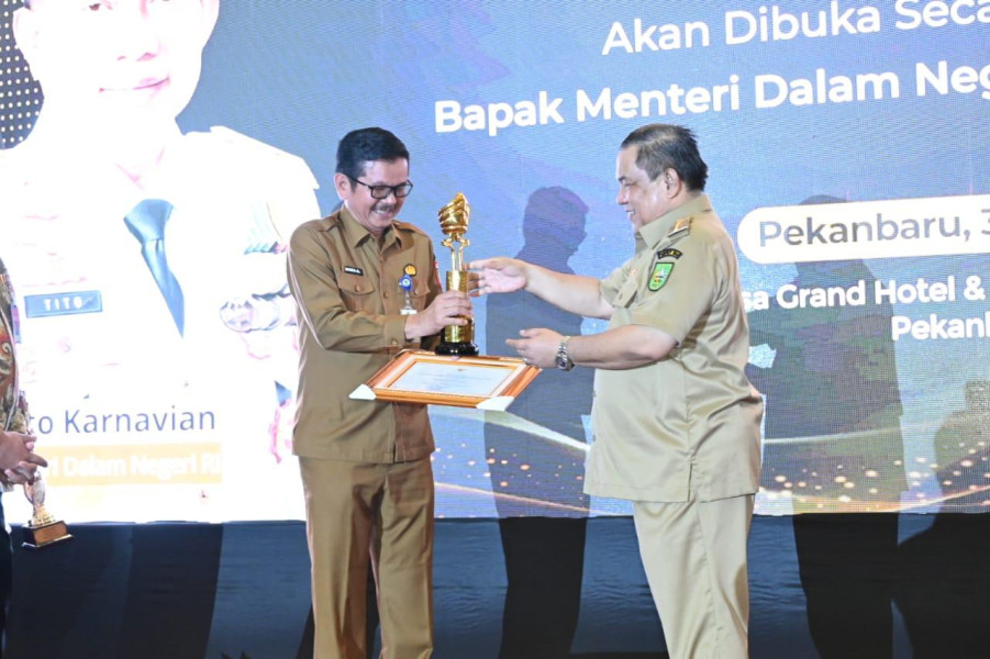 Raih Piagam PPD Provinsi Riau Tahun 2024, Dumai Terbaik Pertama Perencanaan dan Pencapaian Daerah