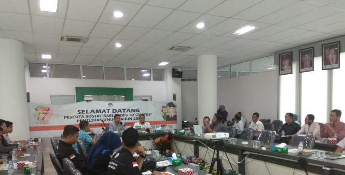Sosialisasi Pemilu KPU Riau Sambangi Kampus UIR