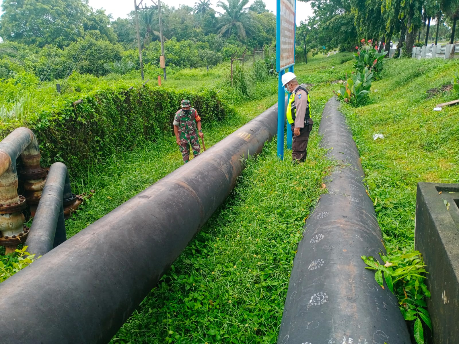 Libur Waisak, Serma Azman Cek Kondisi Pipa PHR