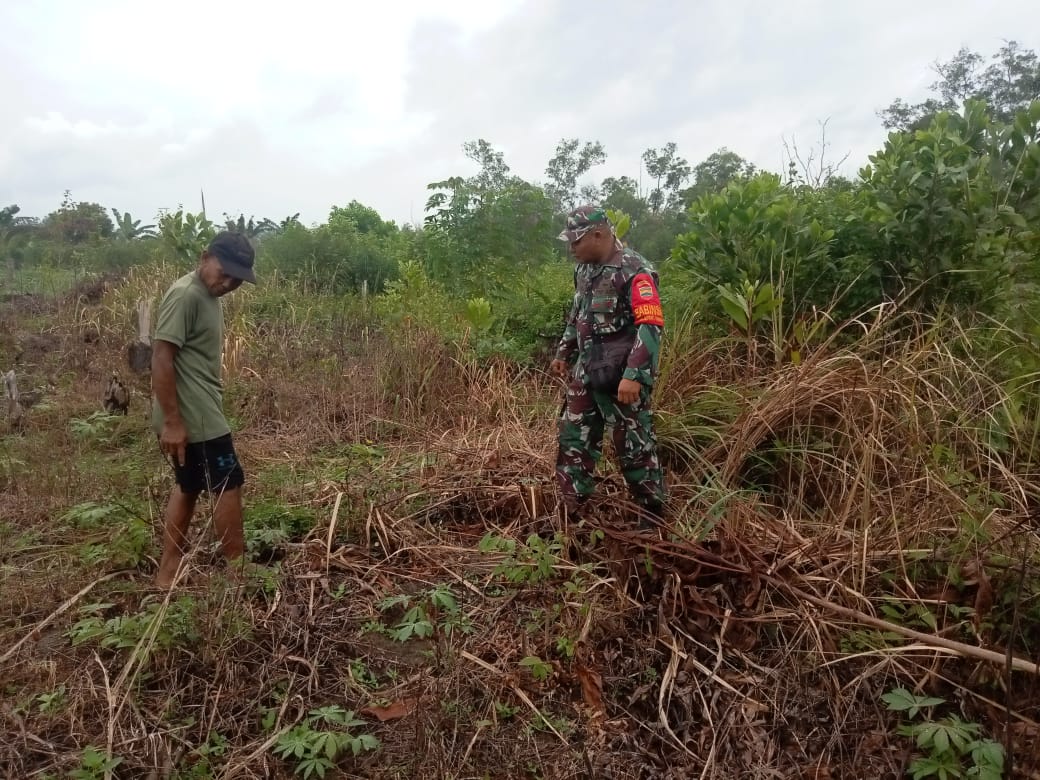 Patroli Serka Fahrizal Purba Cegah Karhutla