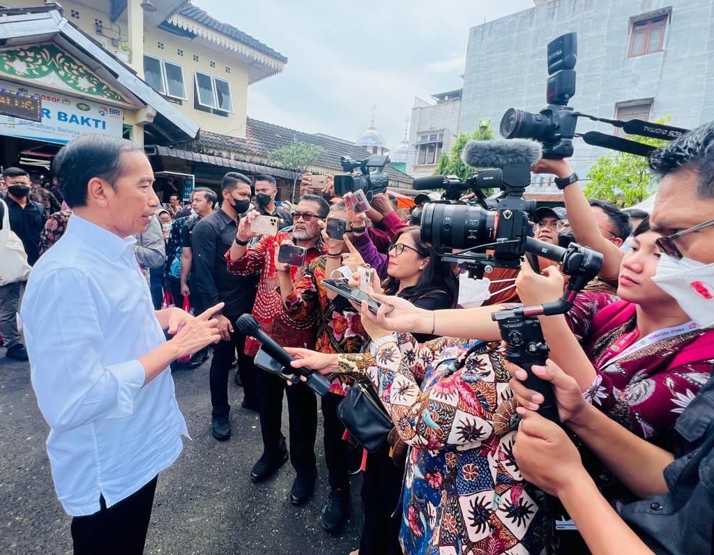 Presiden Jokowi Ajak Pemred Blusukan ke Pasar di Kota Medan