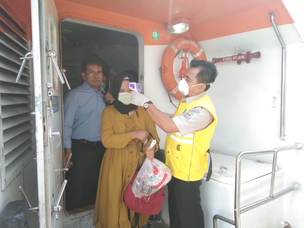 Pemeriksaan Kesehatan di Pelabuhan Penumpang Internasional Terus Berlanjut