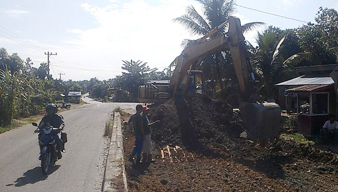 Dinas PUPR Rohul Siagakan Alat Berat Jelang Arus Mudik