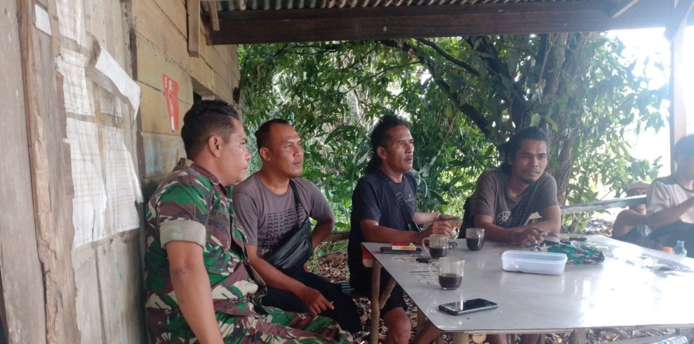 Dengan Niat Merangkul Masyarakat, Serma Novrianto Laksanakan Komsos