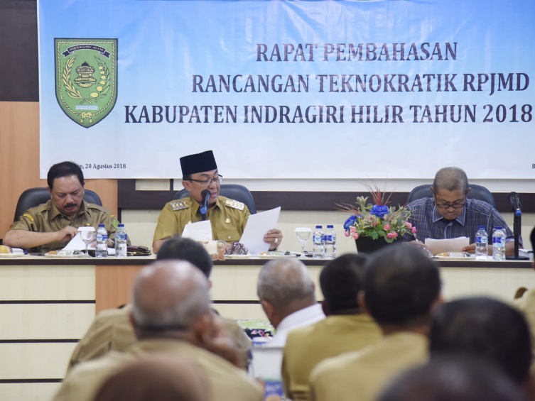 Bupati Inhil Pimpin Rapat Pembahasan Rancangan Teknokratik RPJMD Inhil 2018-2023