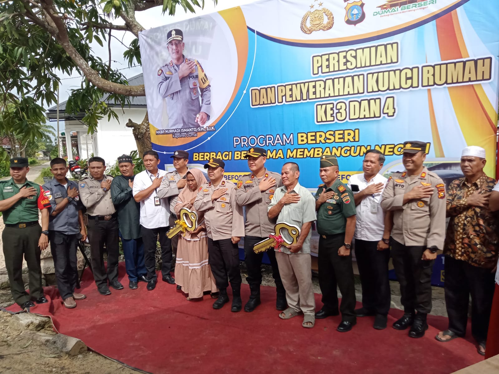 Peresmian dan Penyerahan Kunci Rumah ke 3 dan 4 Program Berseri Polres Dumai.