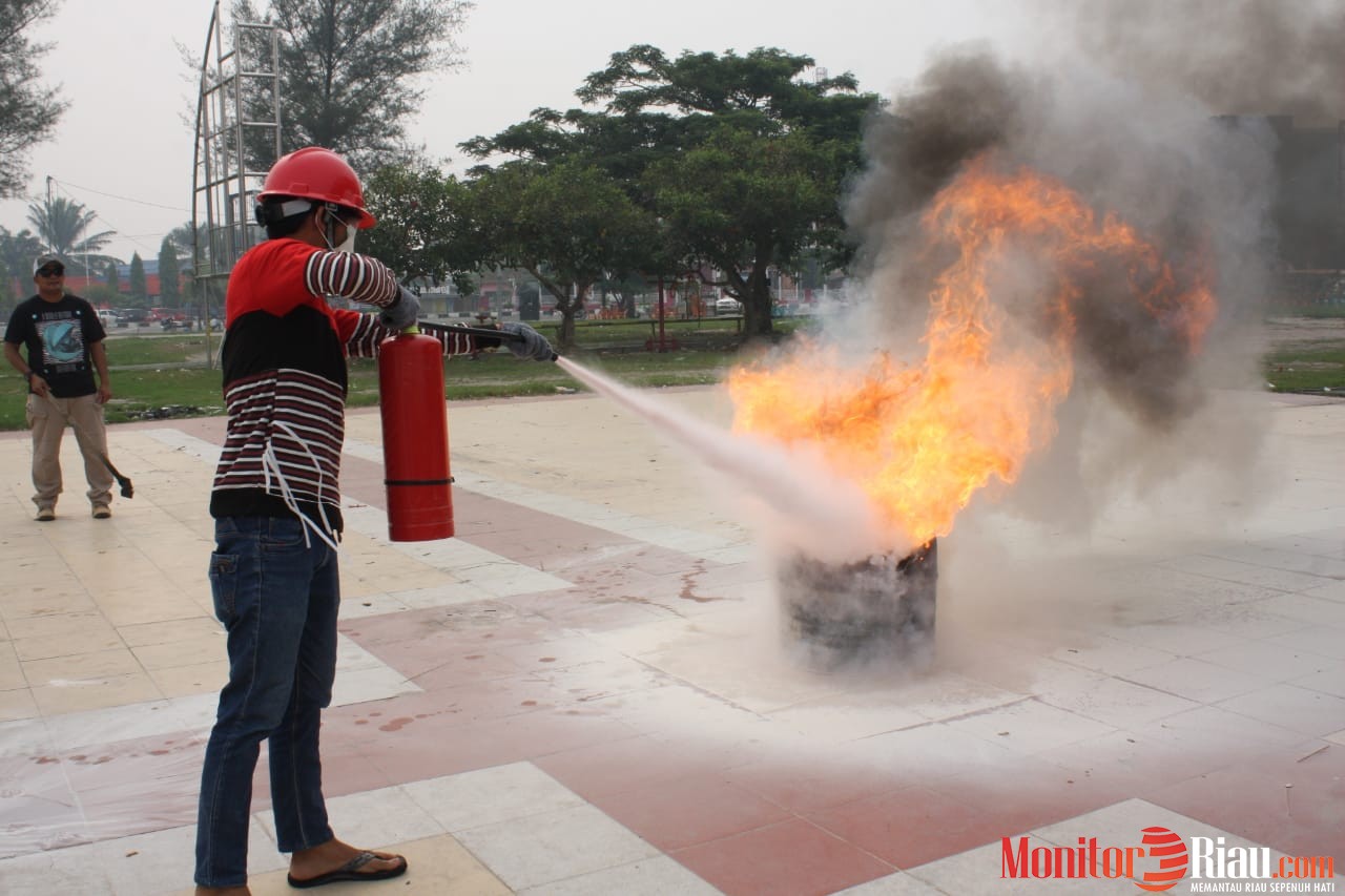 A2K3 Komisariat Dumai Gelar Praktek Apar Di Acara Ngumpul Komunitas Kita Indonesia