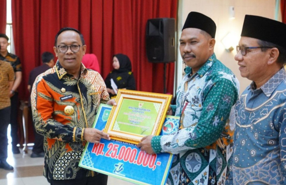 13 Koperasi Terima Penghargaan dari Pemprov Riau