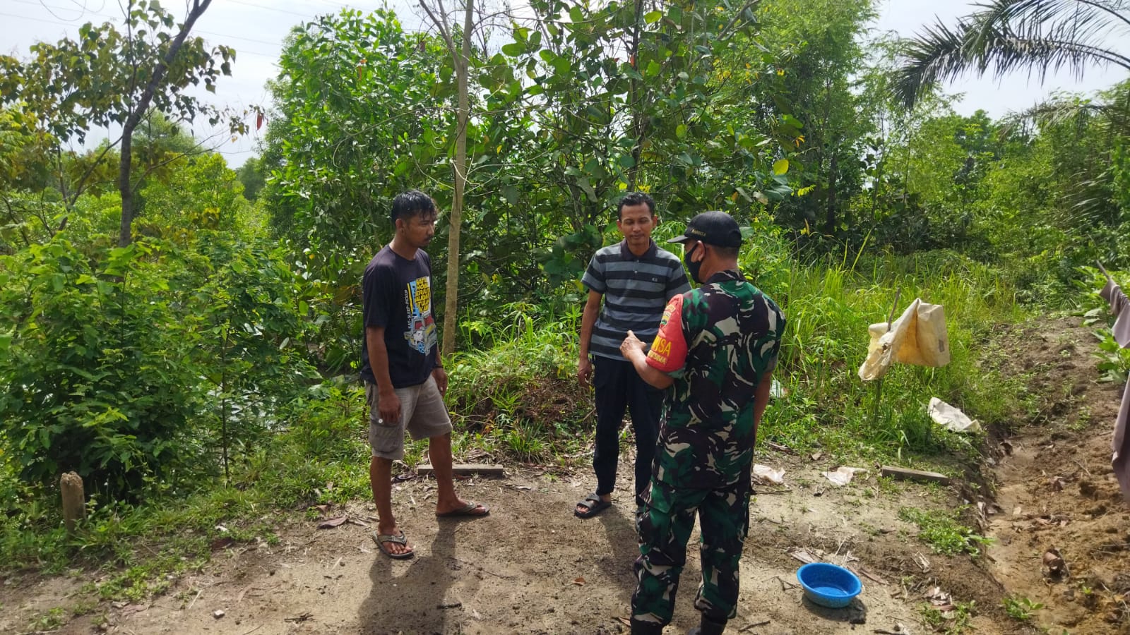 Sertu Abu Kasim Sosialisasikan Pencegahan Karhutla ke Masyarakat