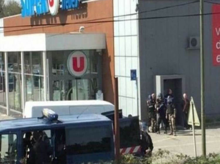 Penyanderaan di Supermarket Prancis: Satu tewas