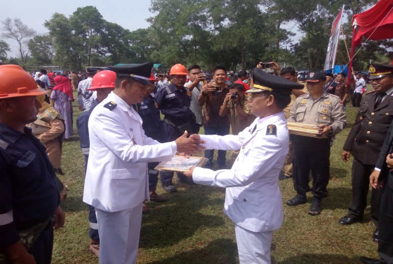 Upacara HUT RI Ke 72 Kecamatan Bathin Solapan Berjalan Dengan Sukses