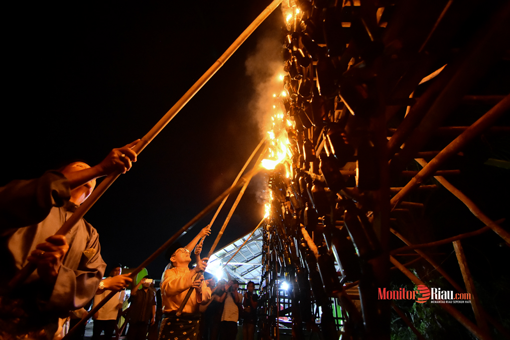 Festival Lampu Colok Sebagai Salah Satu Kearifan Lokal yang Harus Dilestarikan