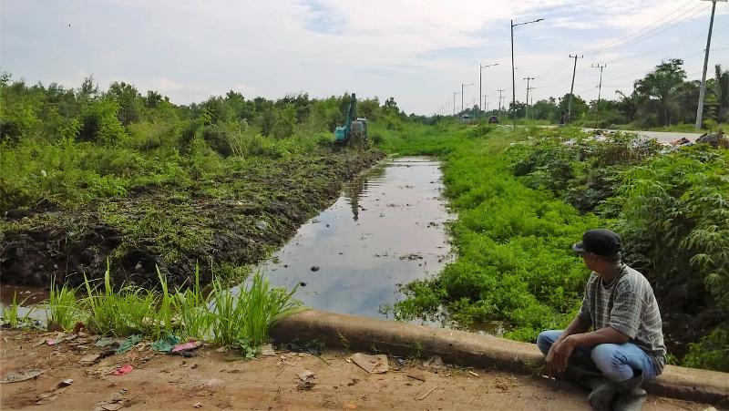 Atasi Banjir, Pertamina Normalisasi Parit di Tanjung Palas Dumai Timur